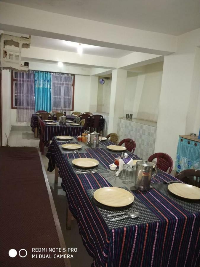 Delight Royal Lachen Buitenkant foto