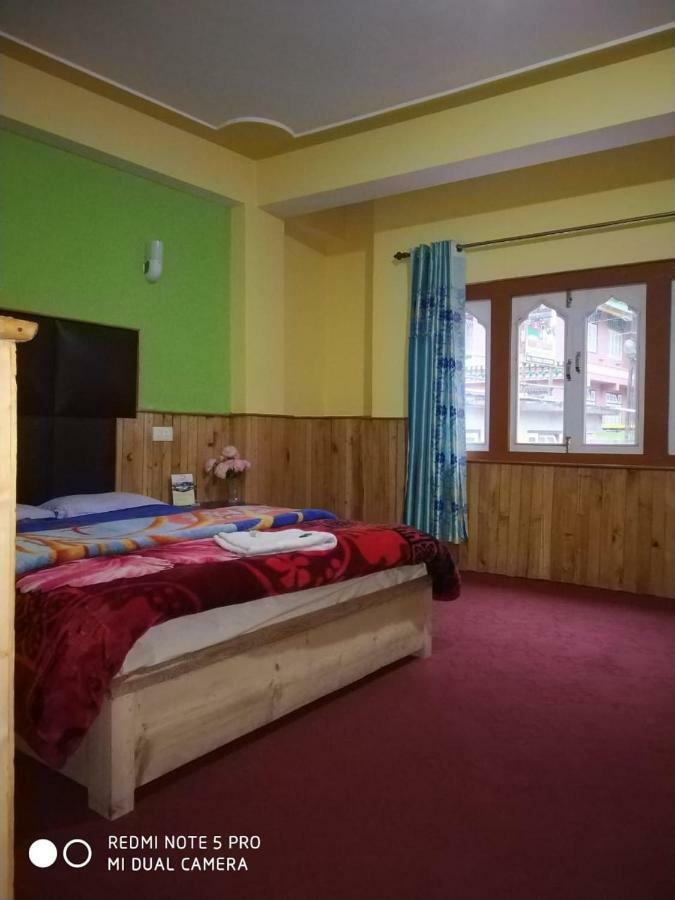 Delight Royal Lachen Buitenkant foto